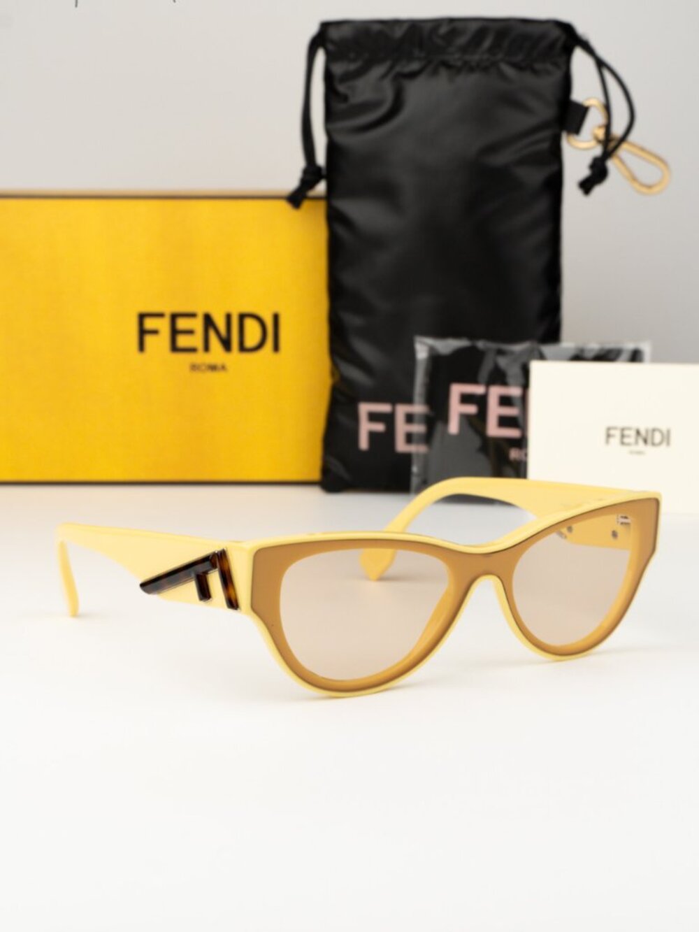 Fendi FIRST Women Sunglasses Yellow Brown Cat Eye FE40135I 39E NEW AUTHENTIC